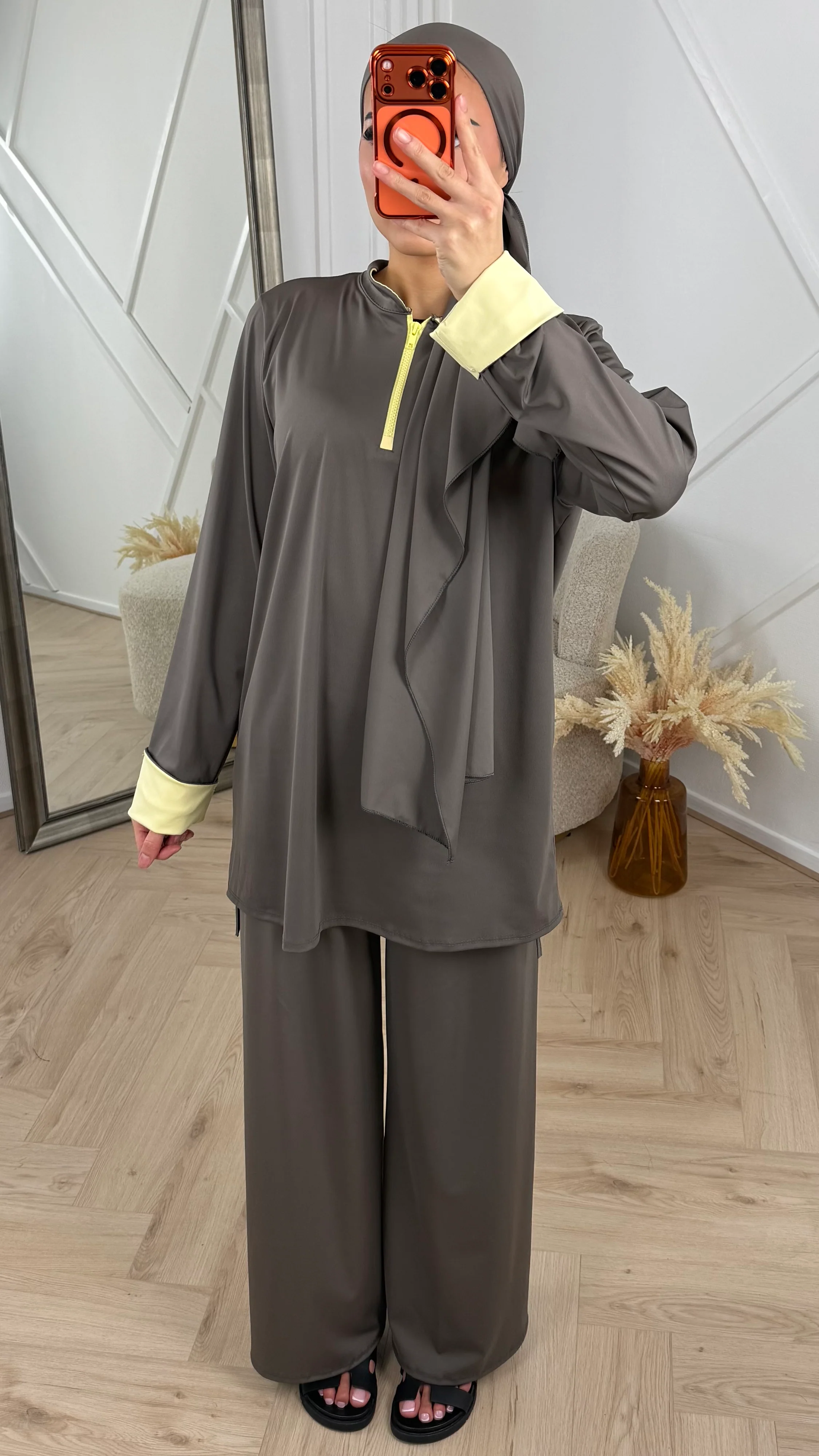 Sportieve Burkini Set met Contrast Rits en Omslagmanchetten - Image 9