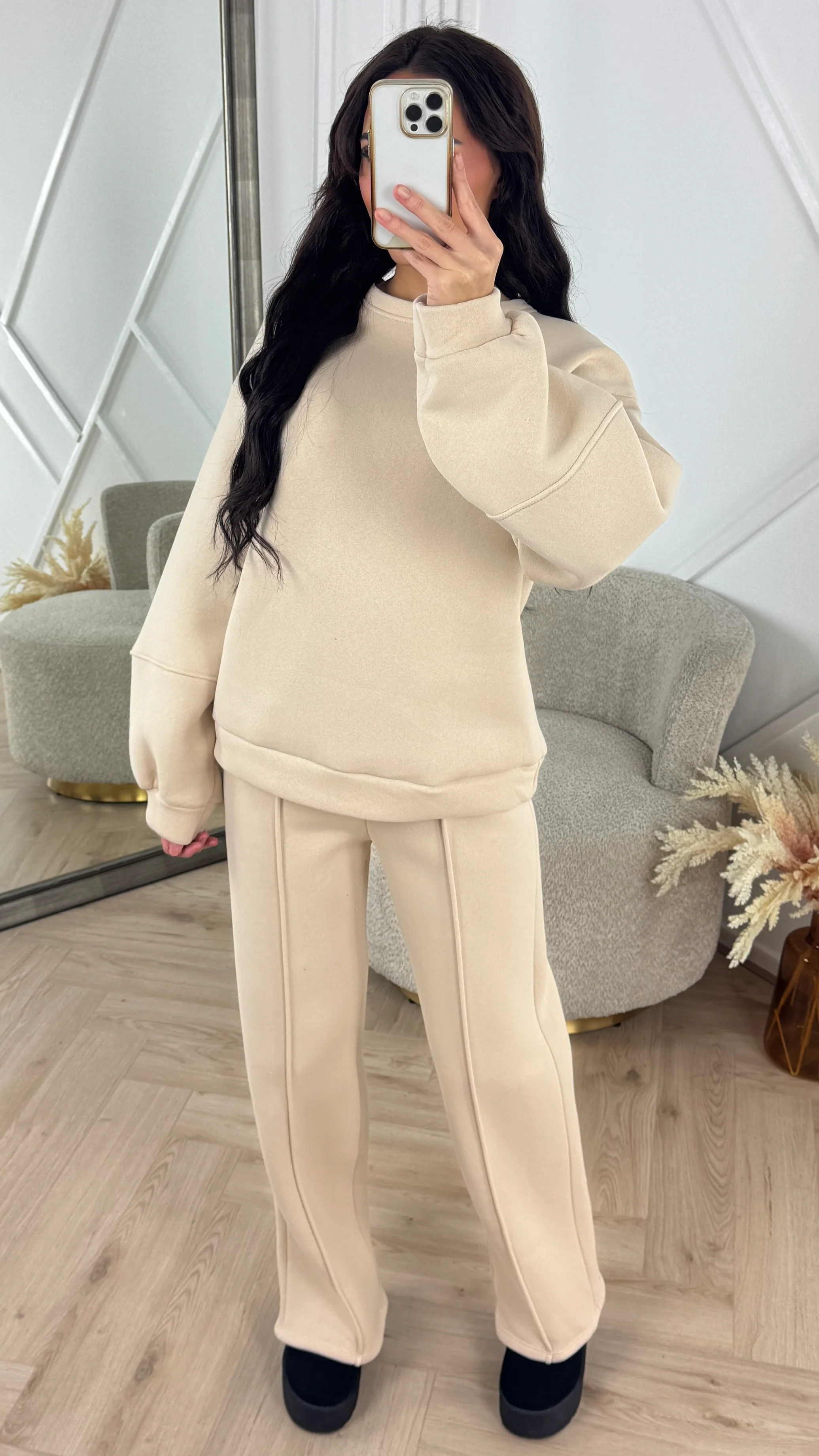 Thick Jogging Set Seam Detail - Image 3