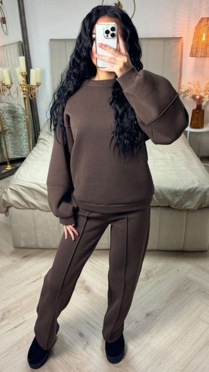 Thick Jogging Set Seam Detail - Image 9