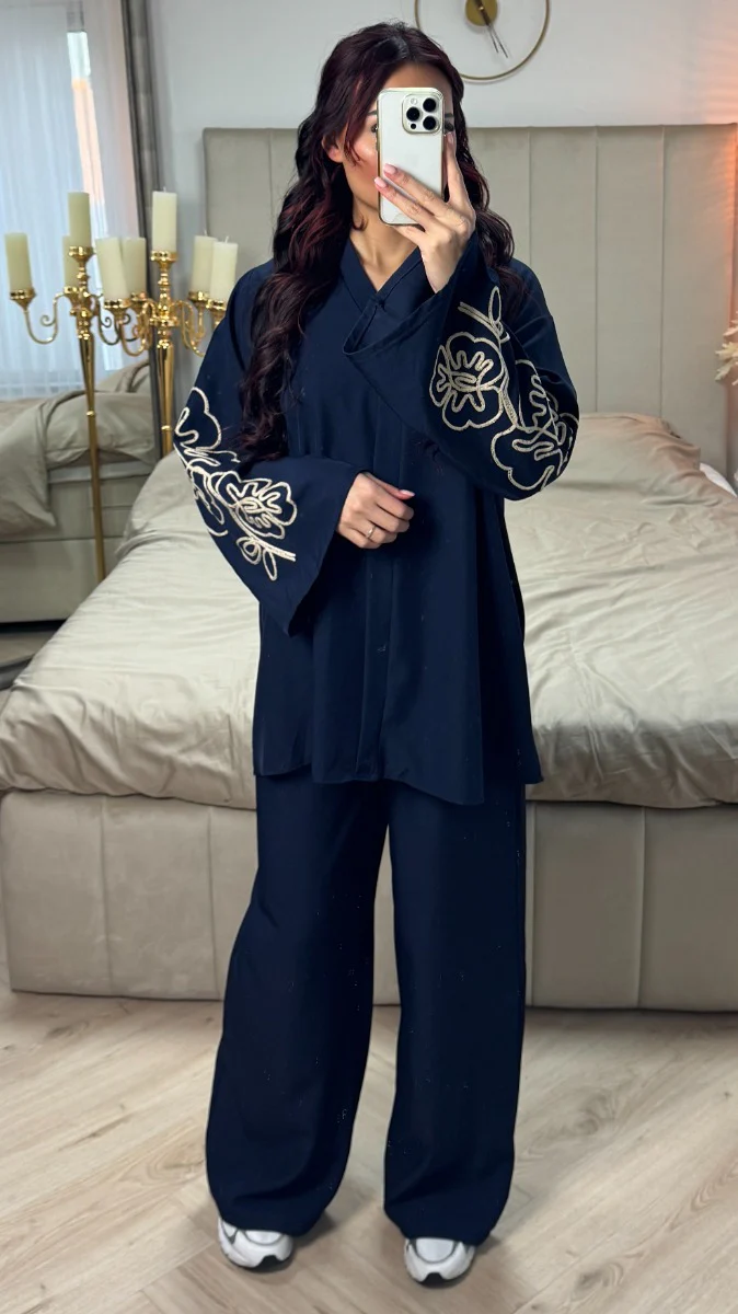 V Neck Set Embroidery Sleeves - Image 3